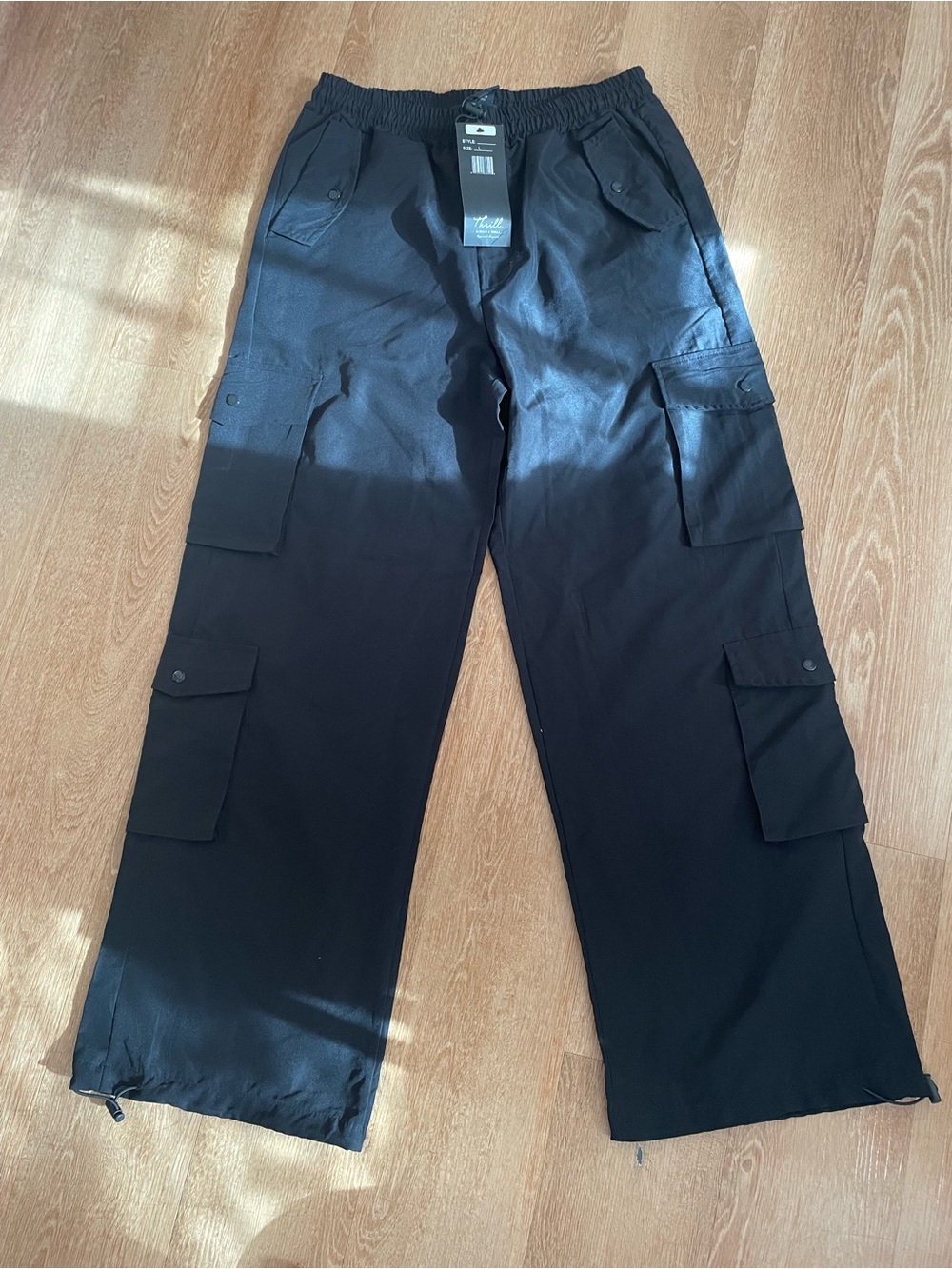 Thrill Black Wide-Leg Cargo Pants
